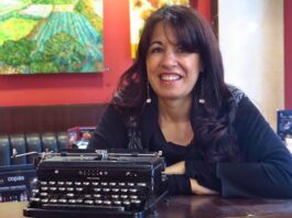 Viene Sandra Bianchi, activa protagonista de la microficción argentina