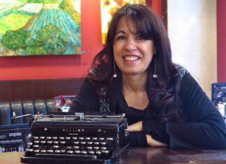 Viene Sandra Bianchi, activa protagonista de la microficción argentina