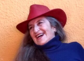 Pía Barros: “ Vamos a asombrarnos con maravillas brevísimas que nos habitan”